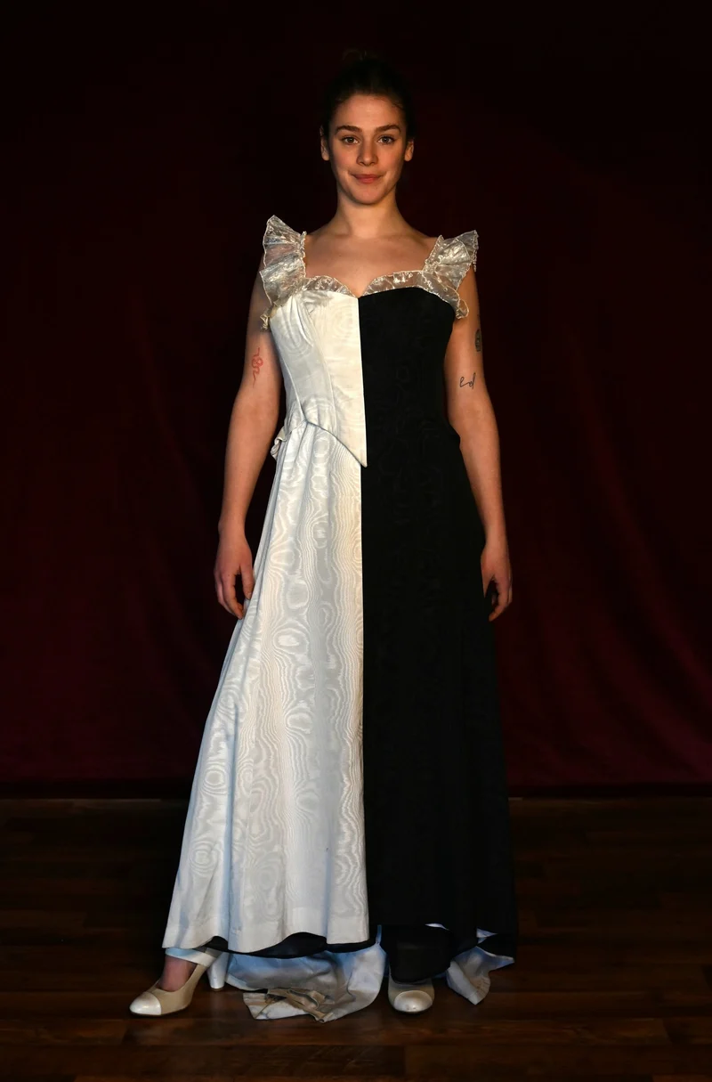 Kleid - Zweifarbiges Maxikleid - W306