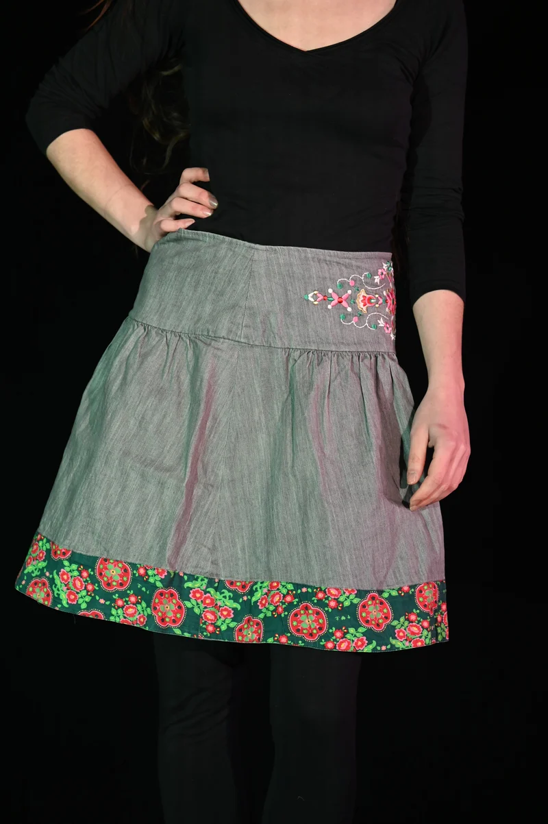 Rock - Grauer Rock mit Blumen - W237