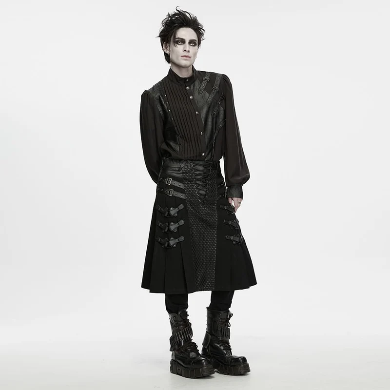 Herren-Punk-Rock mit Schnallenriemen, Falten und Patchwork-Design