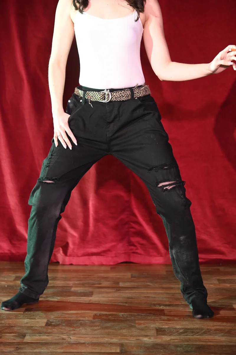 Hose - Schwarze Jeans mit Löchern - W269