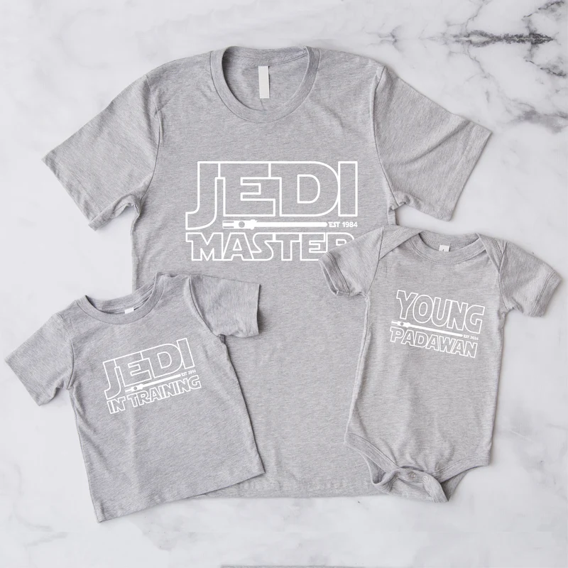 Vater Sohn Partnerlook Jedi Master Young Padawan Shirts Mutter Tochter Outfit Baby Geschenk Babybody bedruckt Vatertagsgeschenk Papa Shirt