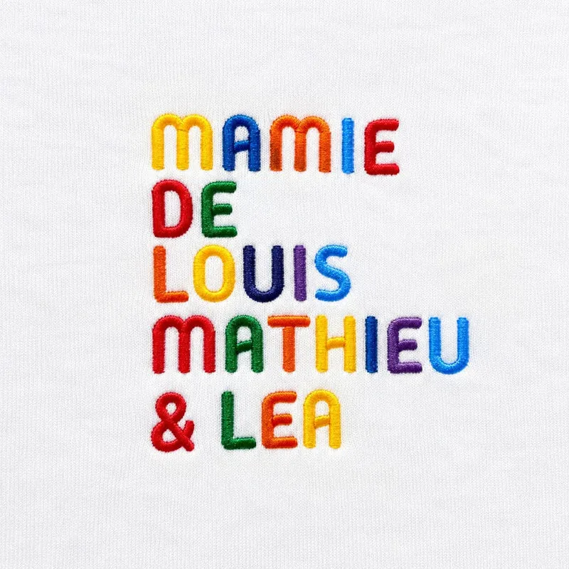 T-shirt personnalisé mamie - Prénoms multicolores brodés