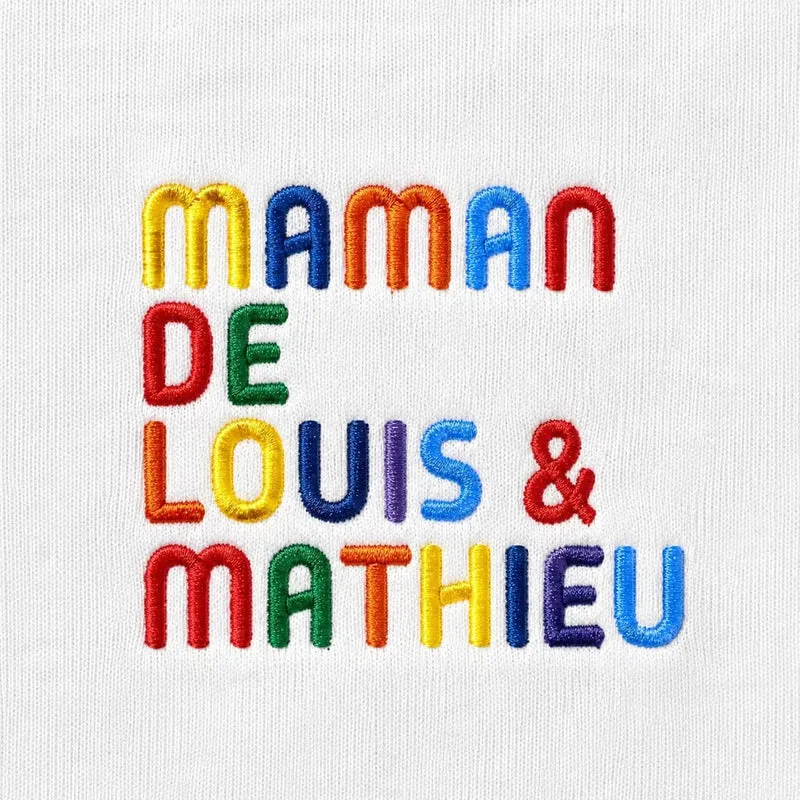 T-shirt personnalisé maman - Prénoms multicolores brodés