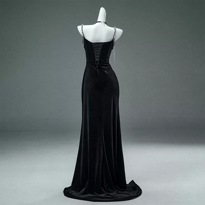 Maßgeschneidertes Vintage-Gothic-Schmetterlings-Perlenketten-Slipkleid für Damen – Hochzeitskleid