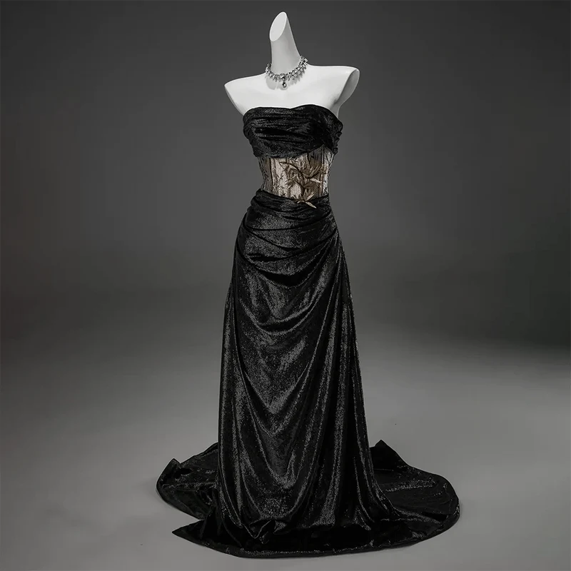 Maßgeschneidertes Vintage-Gothic-Hochzeitskleid aus Samt mit Glücksbambus-Motiv, schulterfrei und trägerlos
