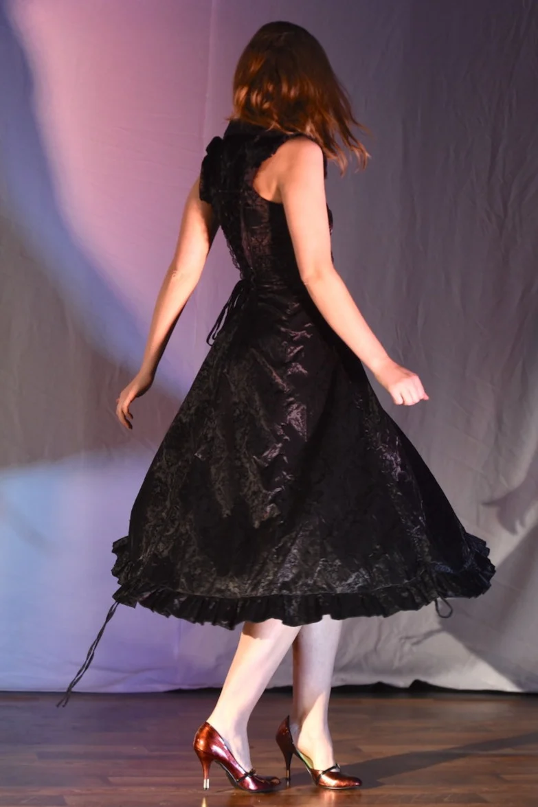 Kleid - Schwarzes Midikleid - W126