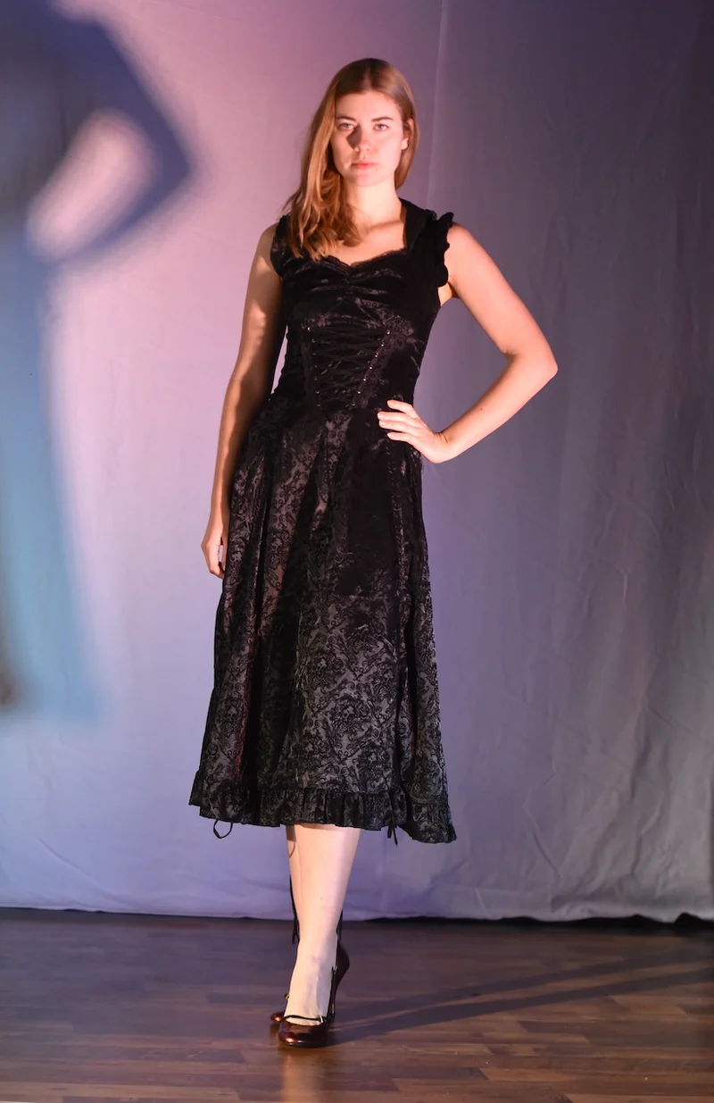 Kleid - Schwarzes Midikleid - W126
