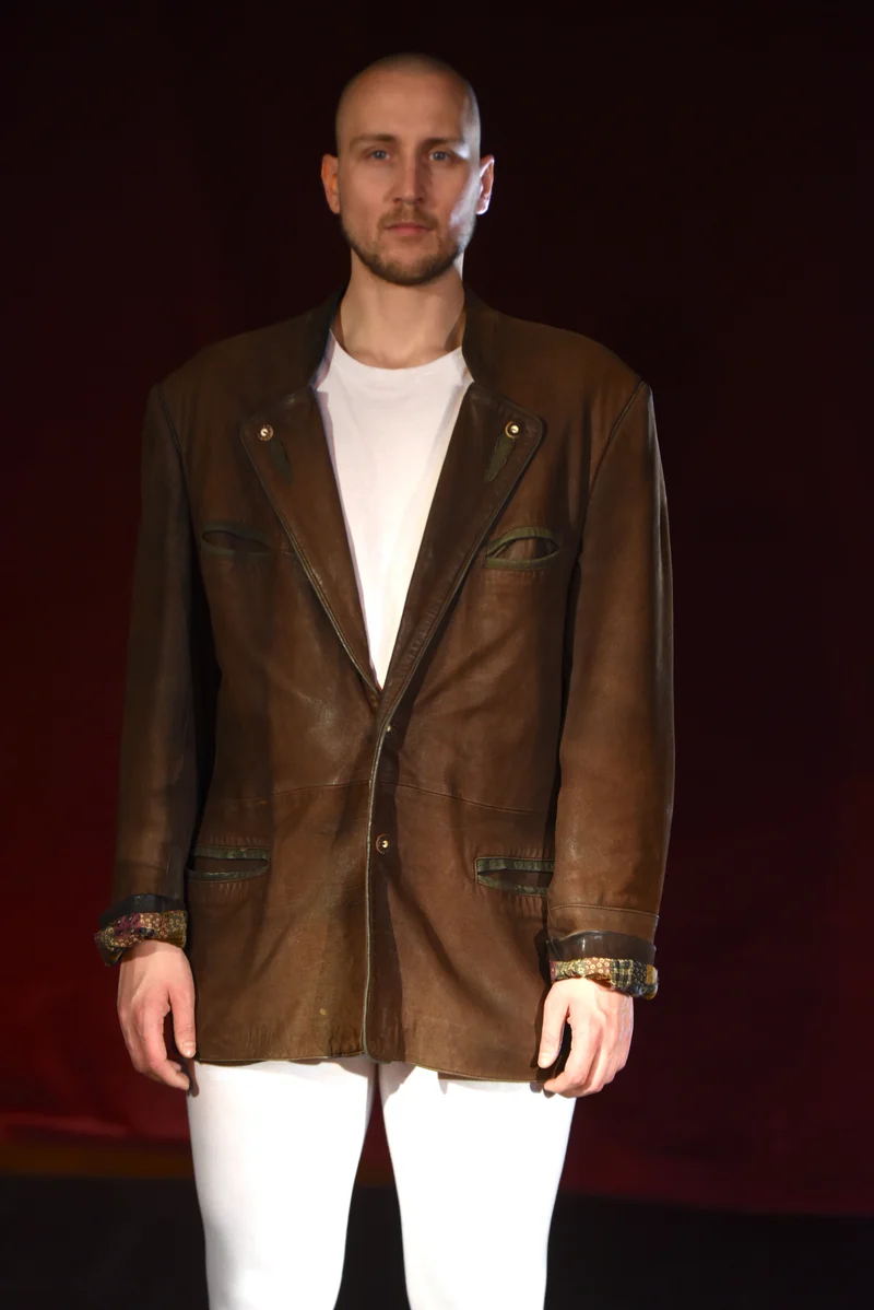 Jacke - Trachtenjacke aus Leder - B077