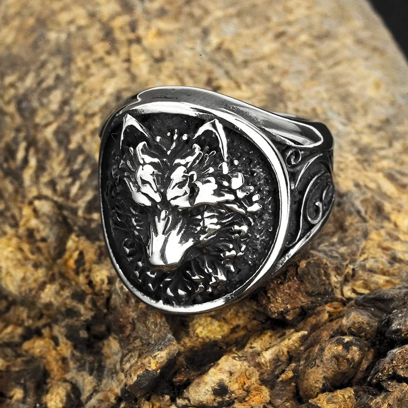 Punk-Ring für Herren mit antikisiertem, 3D-geformtem Wolfskopf
