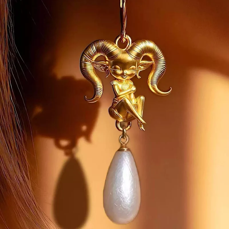 Gothic-Ohrhänger mit Hörner-Motiv und Perlen für Damen