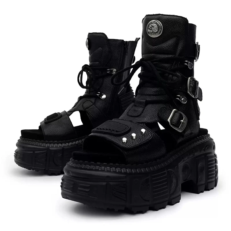 Punkige Damen-Sandalen mit Nieten, Schnallenriemen, Cut-outs, offener Zehenpartie, Plateau und dicker Sohle