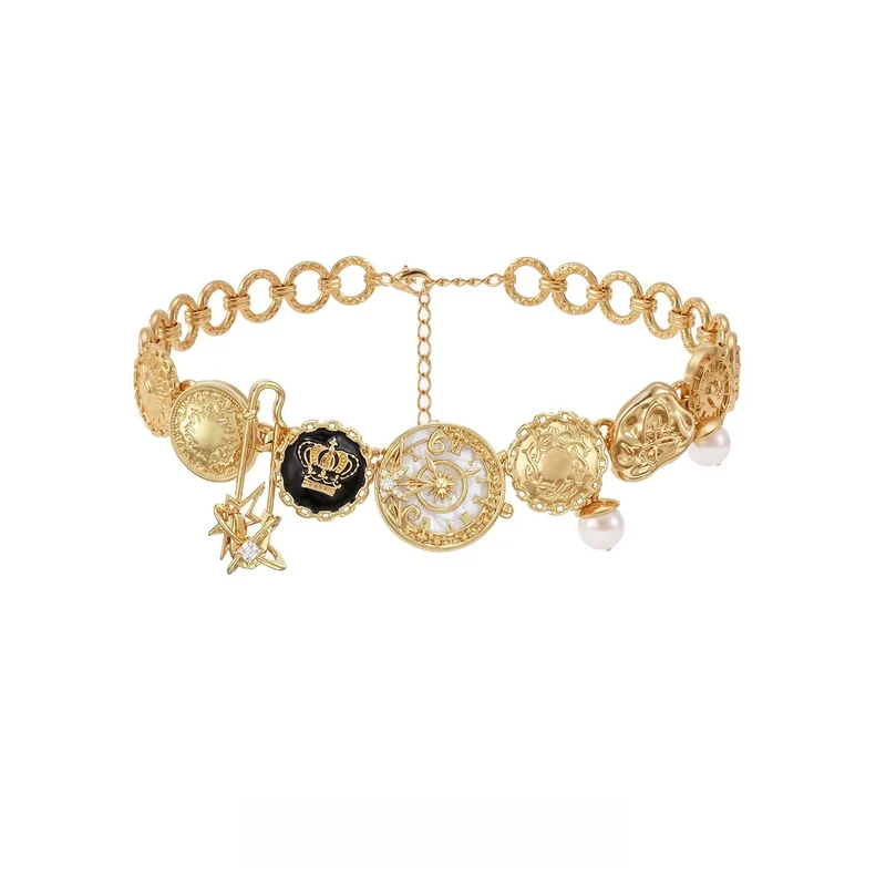 Damen-Choker mit Grunge-Motiv, geprägten Medaillons und Perlen