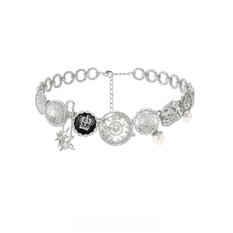 Damen-Choker mit Grunge-Motiv, geprägten Medaillons und Perlen