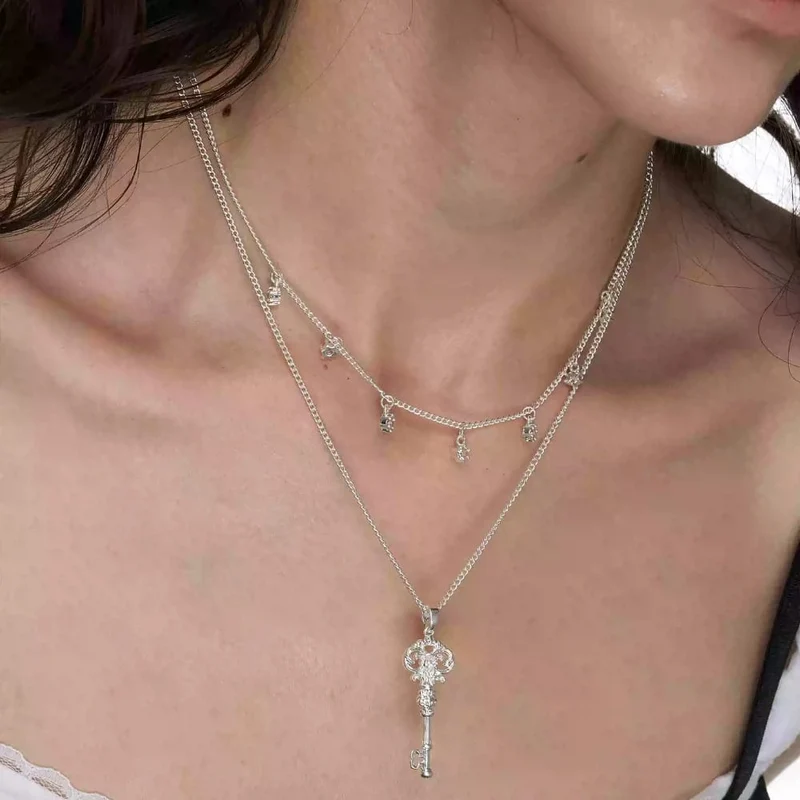 Grunge-Schlüssel-Doppellagen-Halskette für Damen