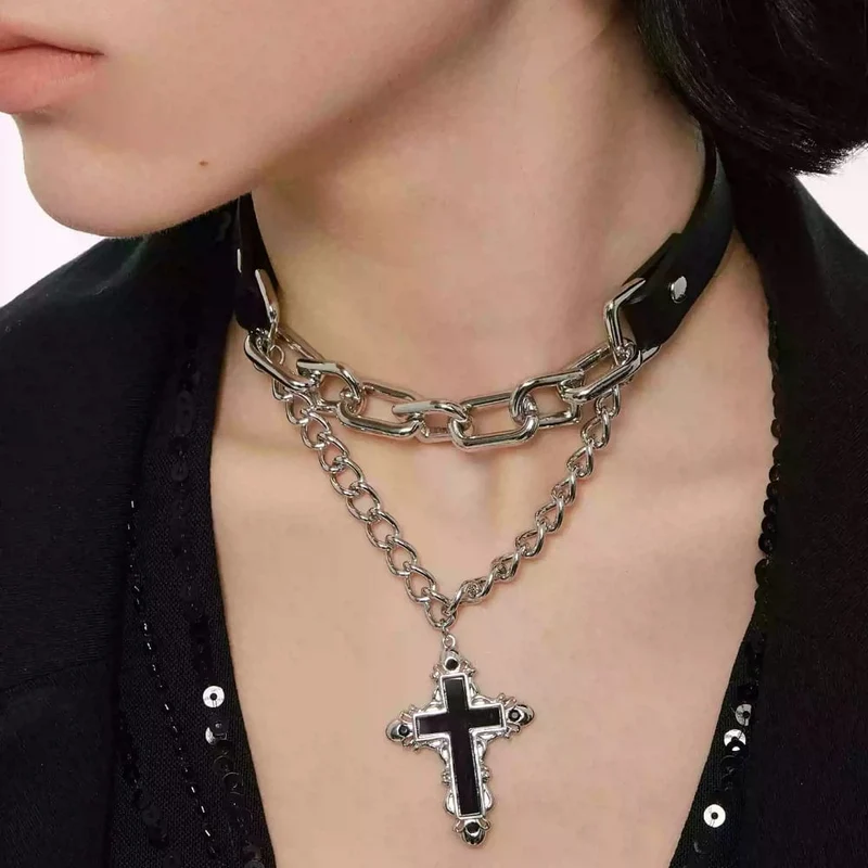 Grunge-Choker mit Kreuzkette für Damen