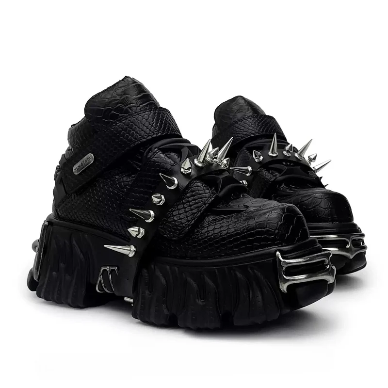 Punk-Sneaker für Herren mit Nietenriemen, Alligatorprint und klobiger Sohle