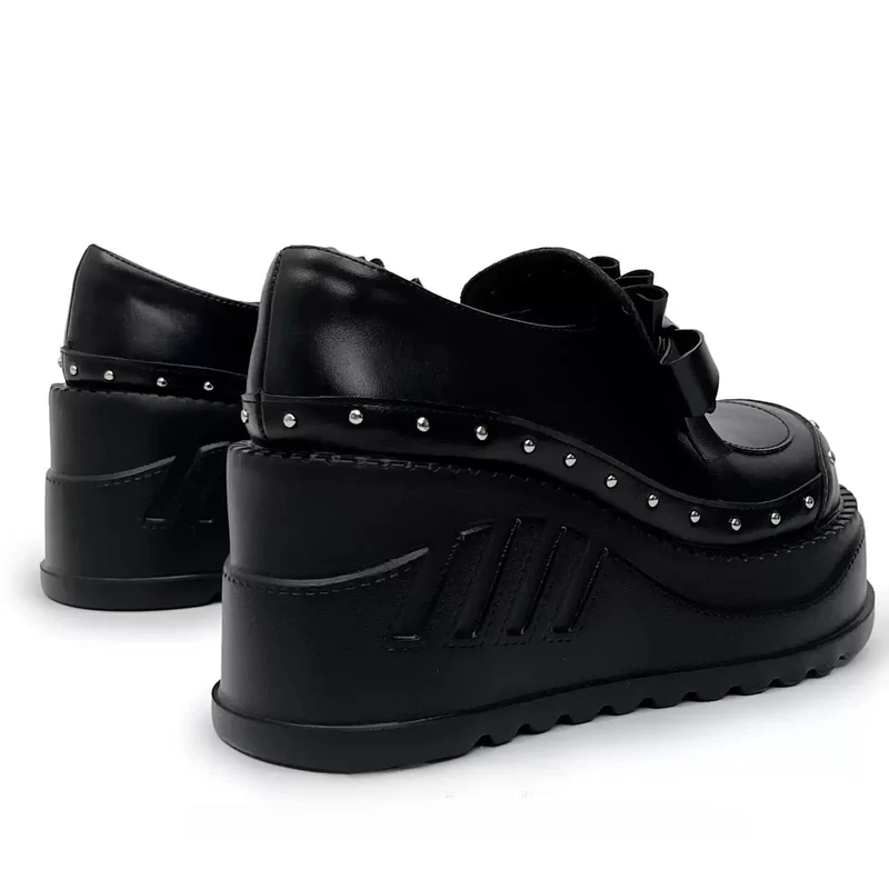 Grunge-Plateauschuhe für Damen mit Nieten, Ösenriemen und Schleife