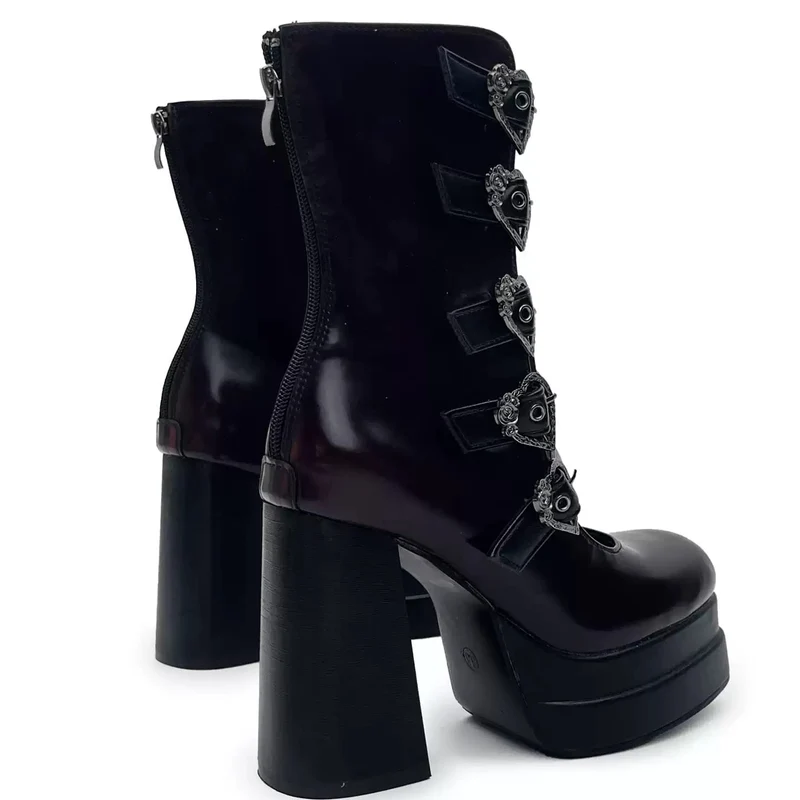 Gothic-Stiefeletten für Damen mit herzförmigen Schnallen, mehreren Riemen, Cut-outs und Blockabsatz