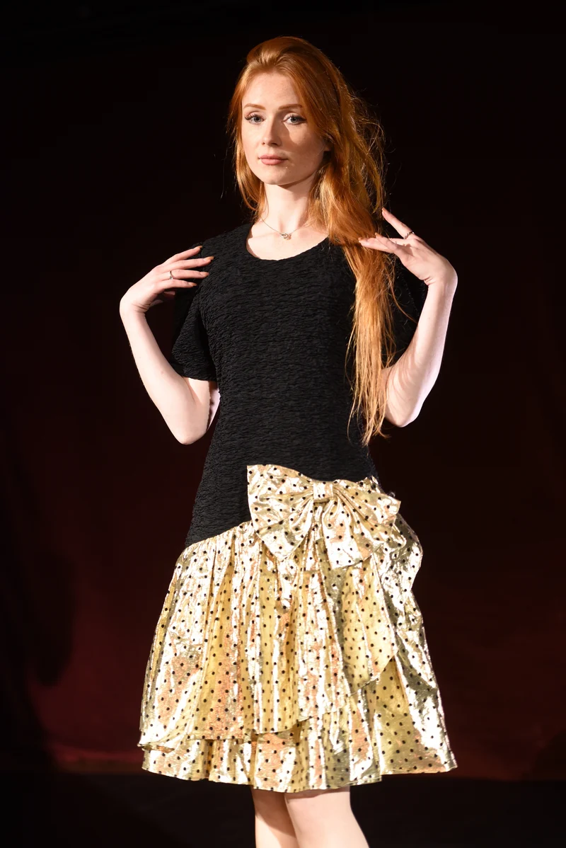 Kleid - Schwarzgoldenes Kleid - W087