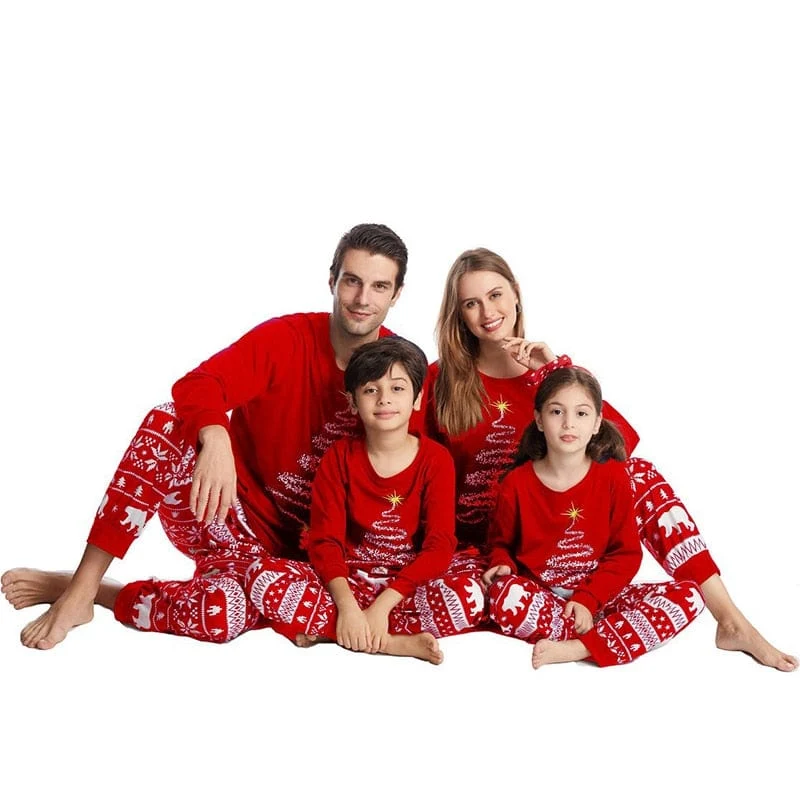 Weihnachtspyjama Mann und Frau