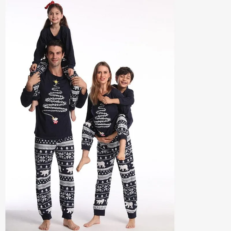 Weihnachtspyjama Mann und Frau