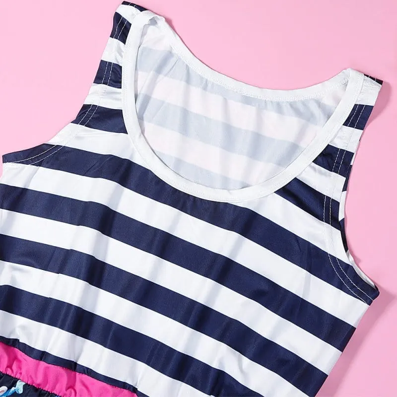 Marineblaues Und Weißes Kleid
