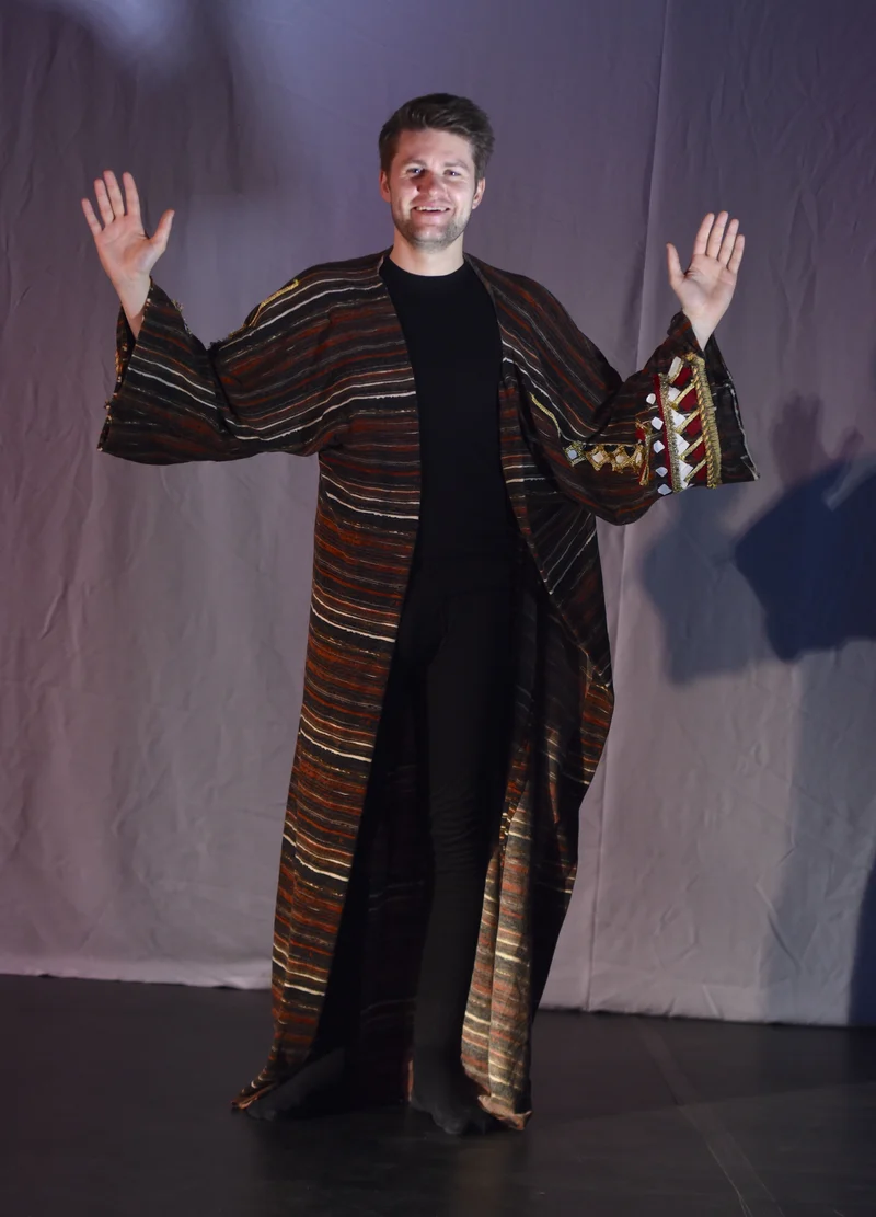 Umhang - Bestickte Robe - B008