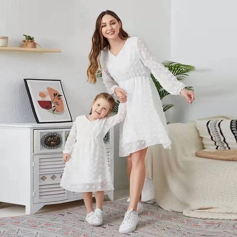 Kleid Fliessend Pompon