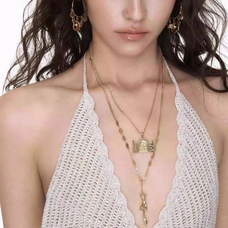 Damen-Halskette im Grunge-Stil mit Tür- und Handmotiven