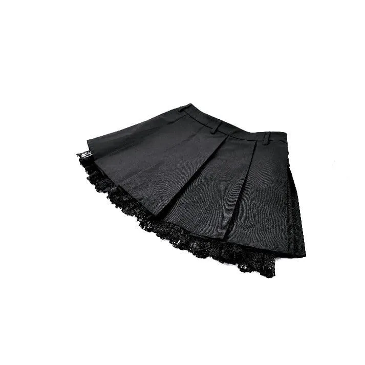 Damen-Punk-Rock mit Spitzen-Patchwork, Schnallenriemen und Falten