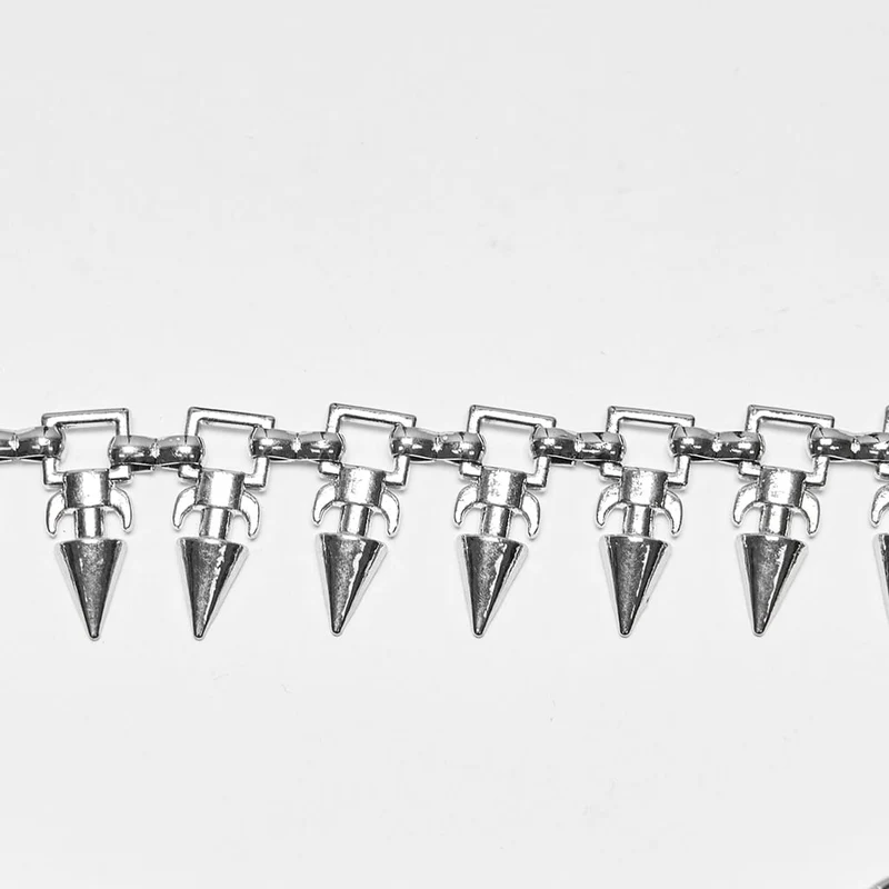 Gothic-Körpergeschirr für Damen mit mehrlagiger Kette und gekreuztem Neckholder