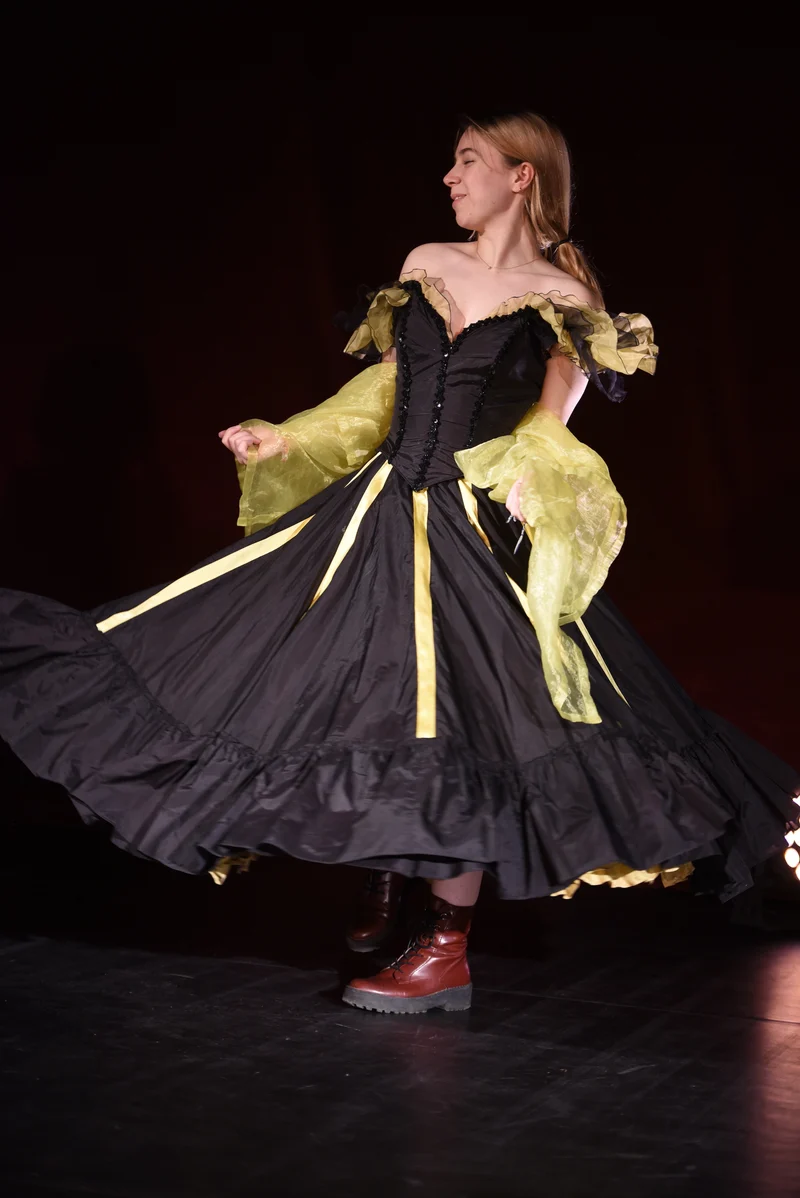Kleid - Volantkleid - W052