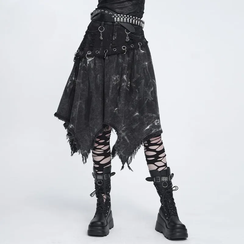 Punk-Rock für Damen mit Ösen, Ringen, offener Kante und unregelmäßigem Saum
