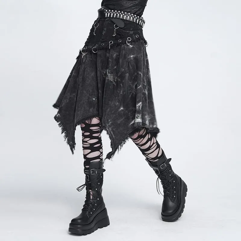 Punk-Rock für Damen mit Ösen, Ringen, offener Kante und unregelmäßigem Saum