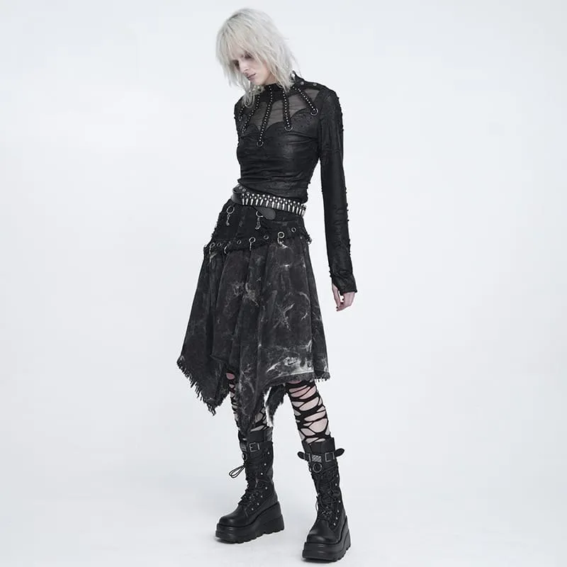 Punk-Rock für Damen mit Ösen, Ringen, offener Kante und unregelmäßigem Saum