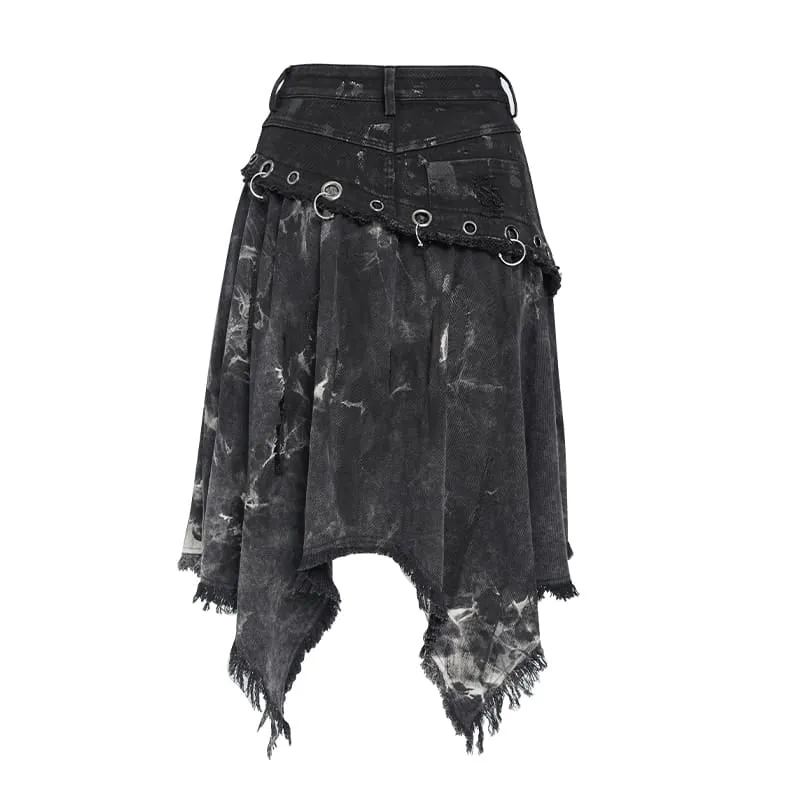 Punk-Rock für Damen mit Ösen, Ringen, offener Kante und unregelmäßigem Saum