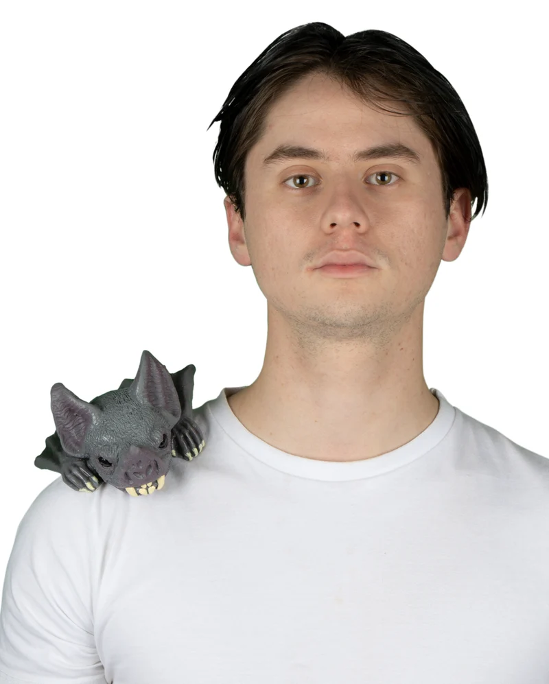 Graue Fledermaus als Schulter Buddy & Kostümzubehör