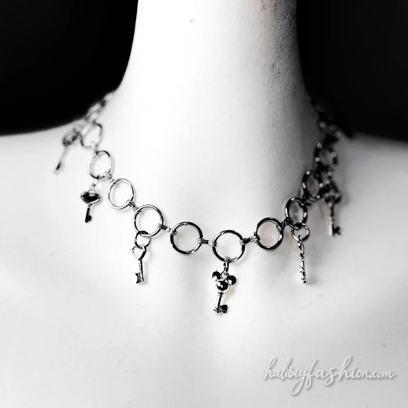 Metal chain halter hollow out cross applique top