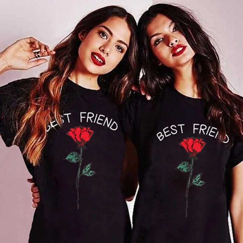 T-Shirt Mit Einer Rose Weiblich