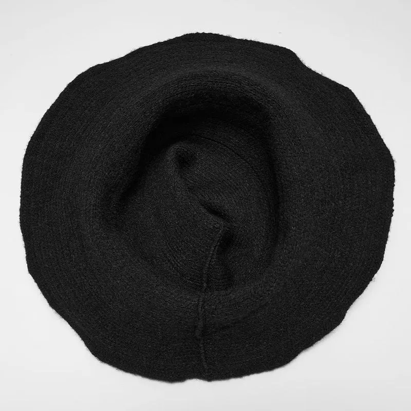 Gothic-Strickmütze für Damen mit mehreren Lagen und Rüschen