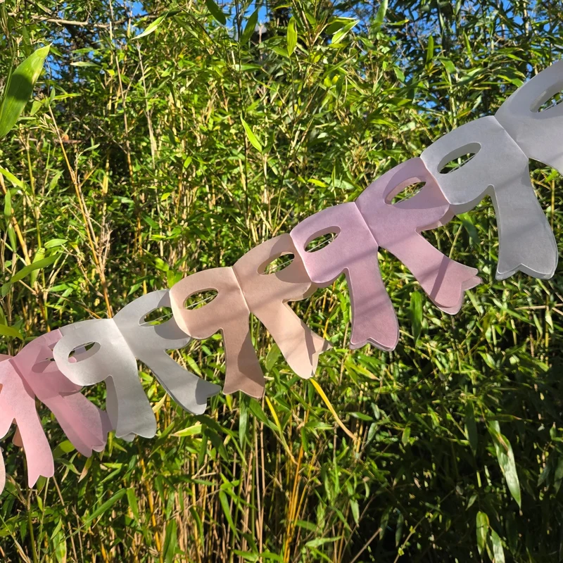 Papiergirlande Schleifen