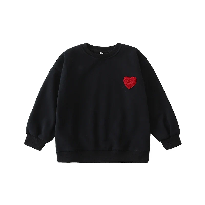 Schwarzer Pullover Mit Roten Herzen