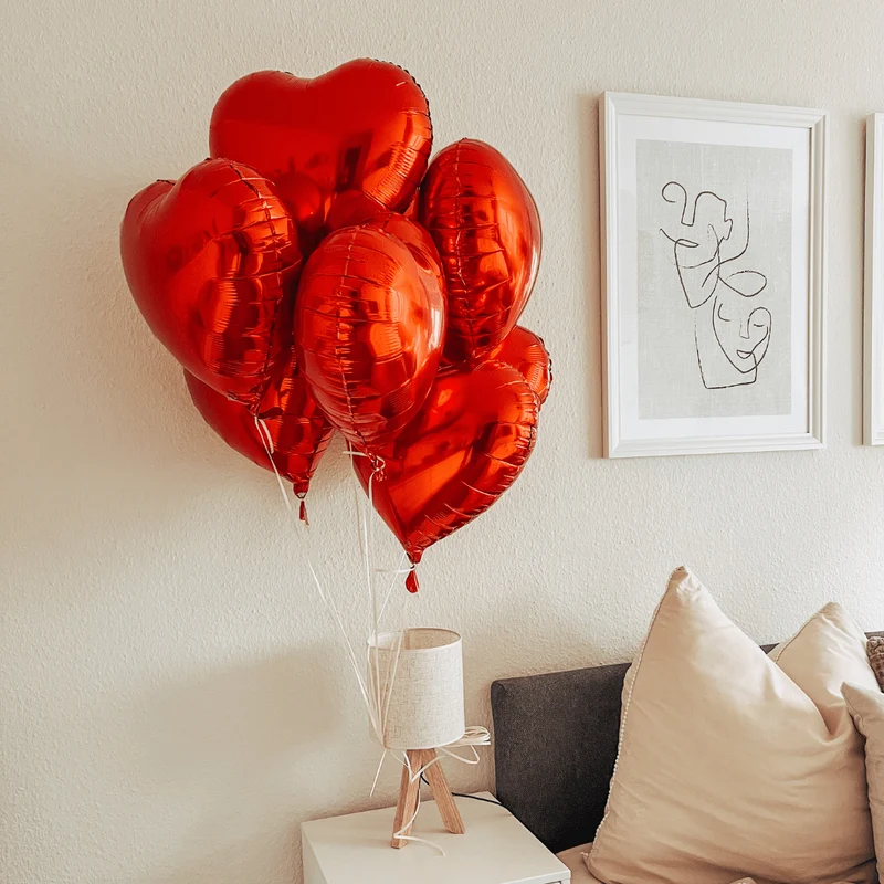 Heliumballon-Geschenk Valentinstag XXL 8 rote Herzen inkl. Liebeskarte