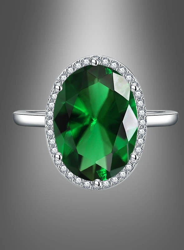 Ring mit großem Edelstein