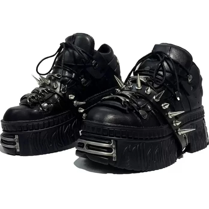 Schwarze Punk-Plateauschuhe für Damen mit Spikes