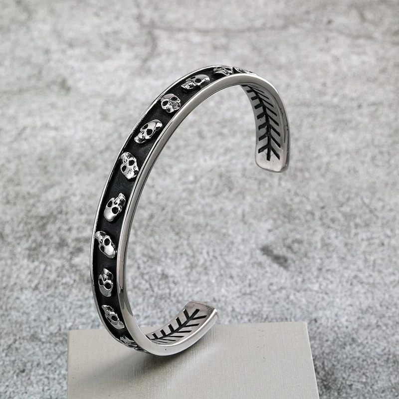 Punk-Armband für Herren mit Totenkopf-Motiv und offenem Verschluss
