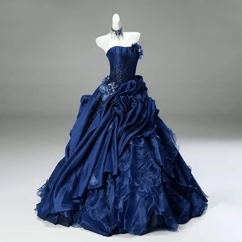 Maßgeschneidertes gotisches 3D-Blumen-Ballkleid mit Lagenmuster, drapiert, trägerlos, für Damen – Abschlusskleid, Hochzeitskleid