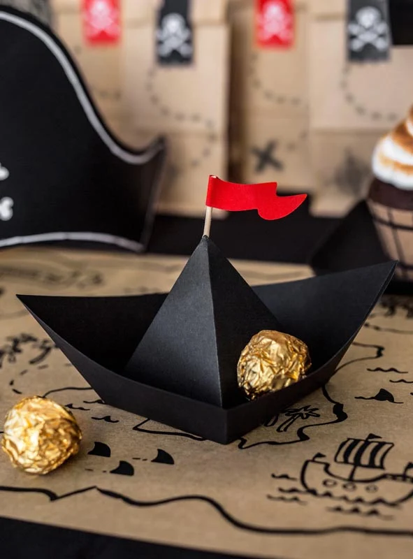 Piratenschiff Deko aus Karton 6er Pack