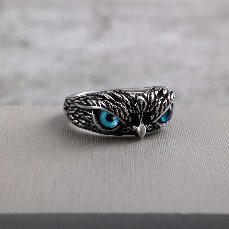 Herren-Punk-Eulenring mit blauen Augen