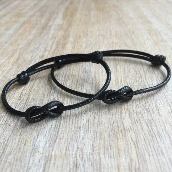 Armband Unendlicher Knoten Leder